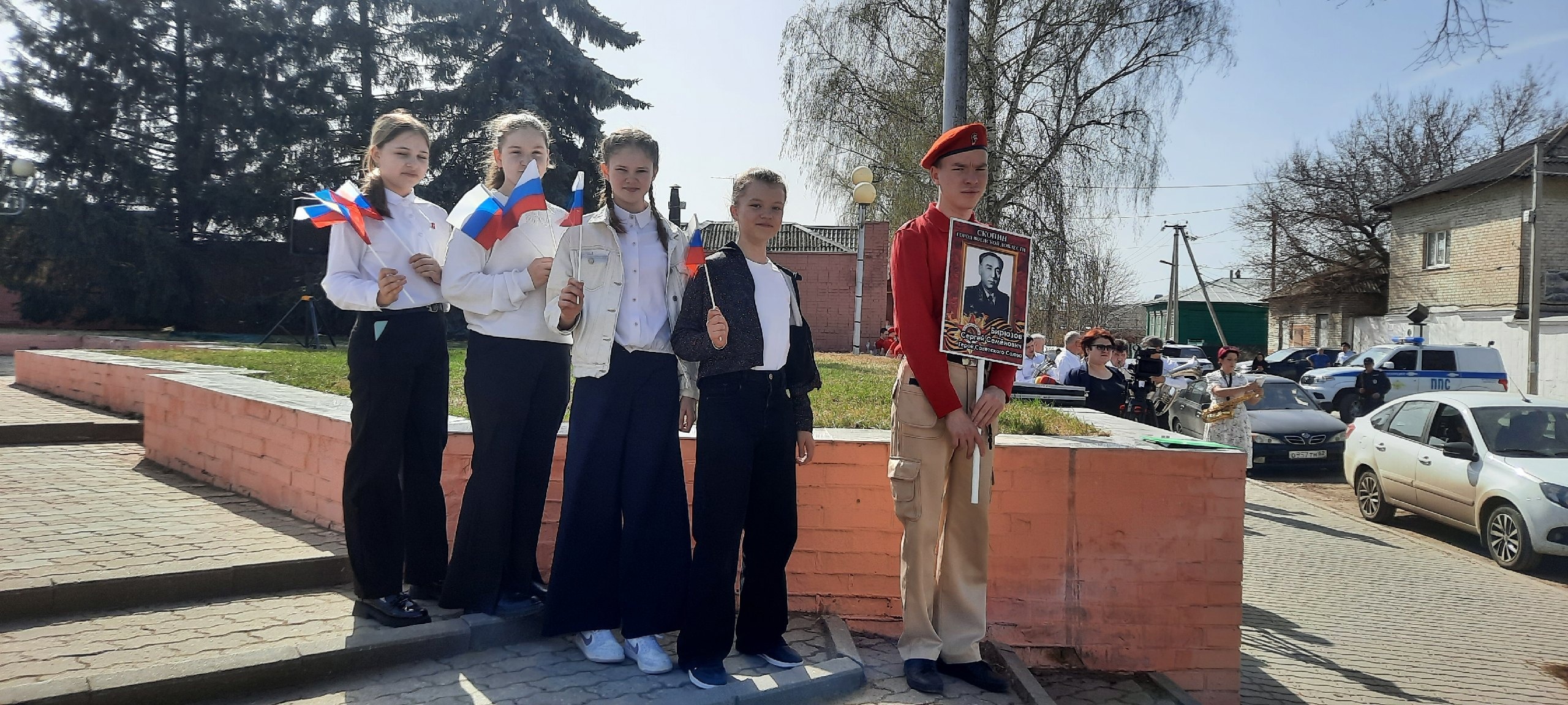 11 апреля у мемориала Вечный Огонь прошел митинг в рамках 5 межрегионального форума «Наука побеждать» и Международного дня освобождения узников фашистских концлагерей..