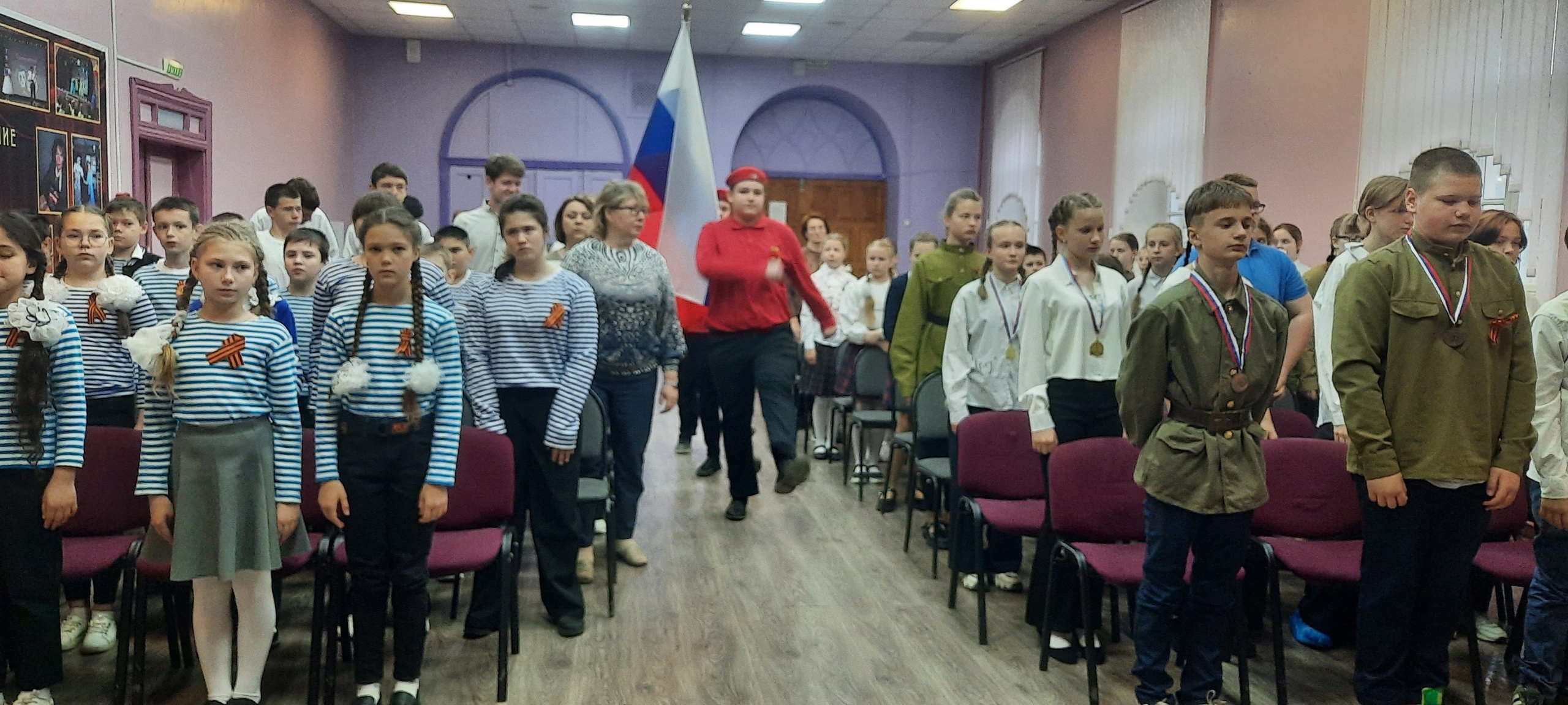 ТОРЖЕСТВЕННЫЙ ВЫНОС ФЛАГА РФ!.