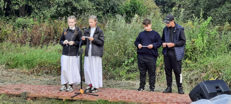 16 сентября у подножия Димитриевского мужского монастыря состоялся XII Межрайонный православный молодежный слёт..