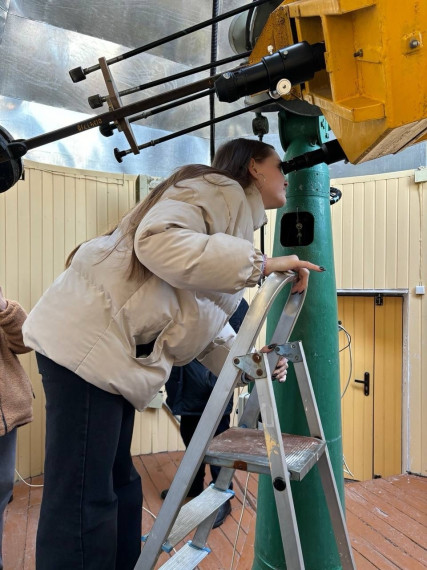 6 декабря для десятиклассников школы была организована и проведена экскурсия в астрономическую обсерваторию при РГУ им. С. А. Есенина..