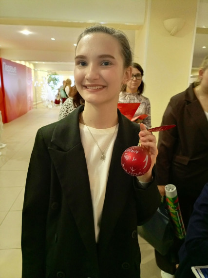 19 декабря ученица нашей школы Дарья Савельева приняла участие в Региональной конференции Движения Первых, которая проходила в Рязанском Дворце молодежи..