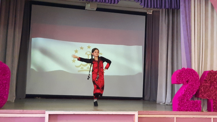 15 апреля, в Международный день культуры, в нашей школе прошел фестиваль национальных культур &quot;Мы разные, мы вместе&quot;..